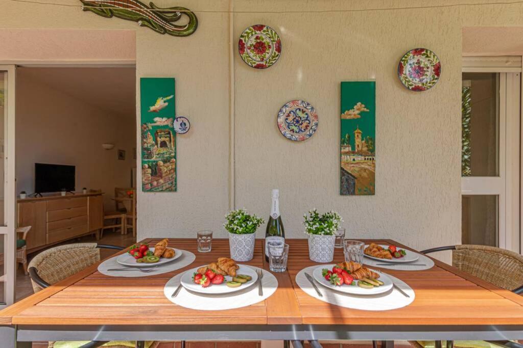 797 Holiday Rentals- Precioso Piso Con Vistas Al Jardin En Benalbeach Бенальмадена Екстер'єр фото