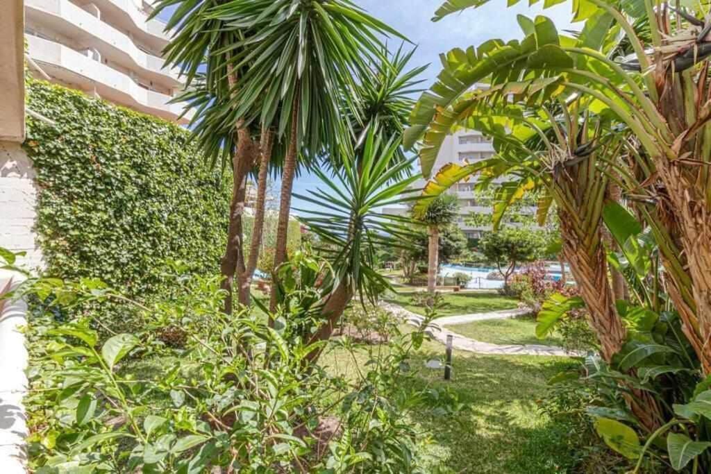 797 Holiday Rentals- Precioso Piso Con Vistas Al Jardin En Benalbeach Бенальмадена Екстер'єр фото