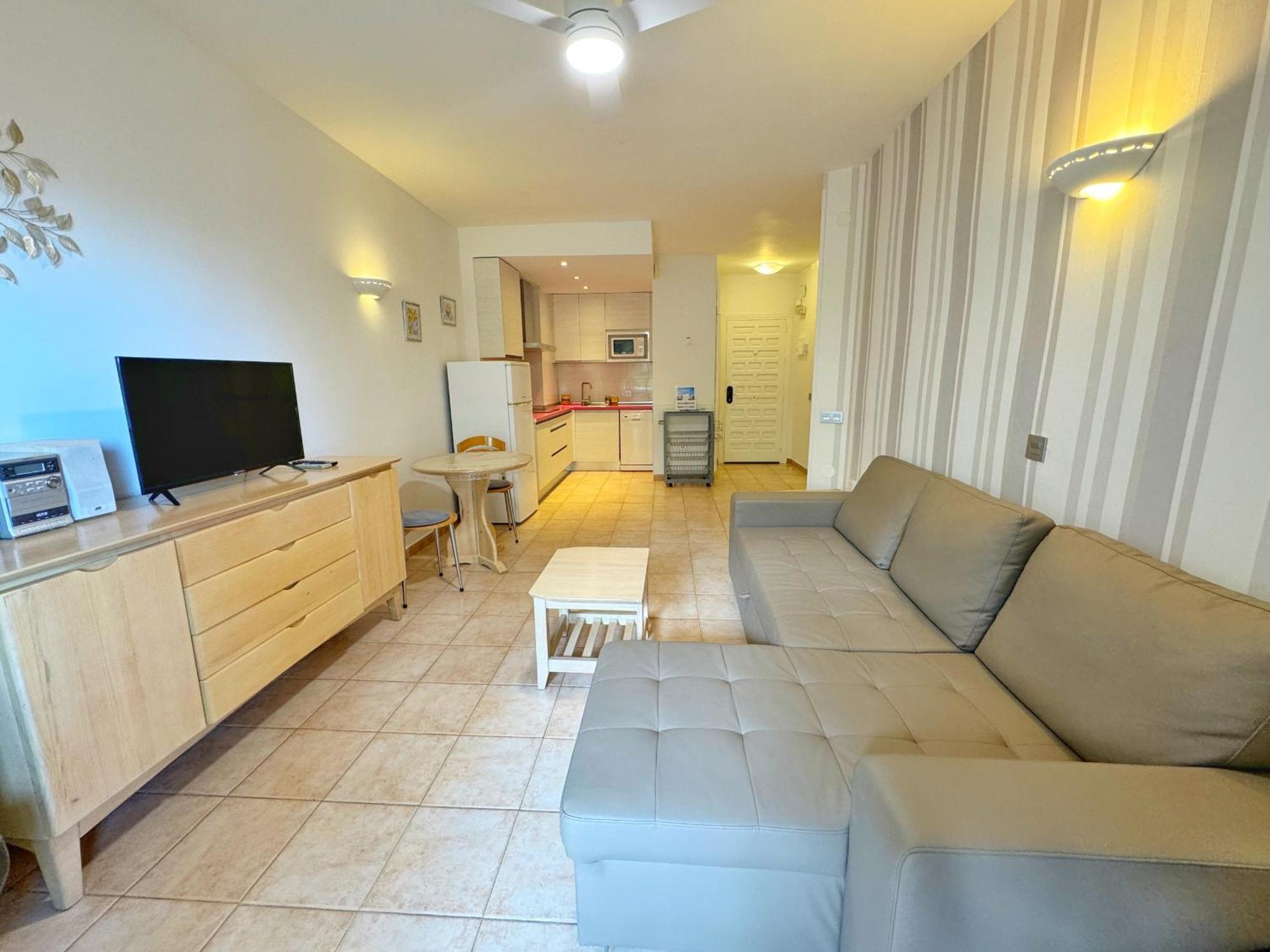 797 Holiday Rentals- Precioso Piso Con Vistas Al Jardin En Benalbeach Бенальмадена Екстер'єр фото