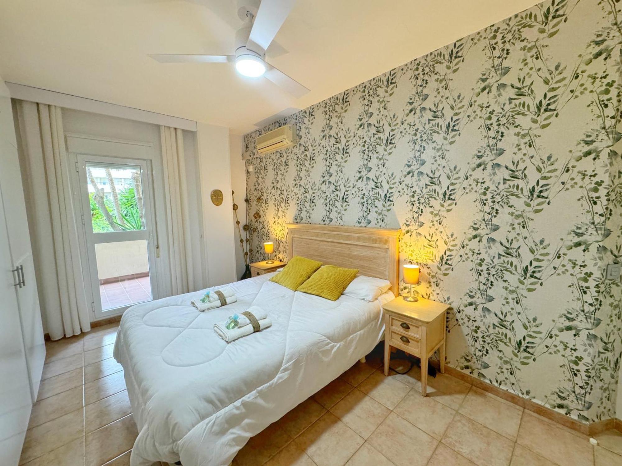 797 Holiday Rentals- Precioso Piso Con Vistas Al Jardin En Benalbeach Бенальмадена Екстер'єр фото