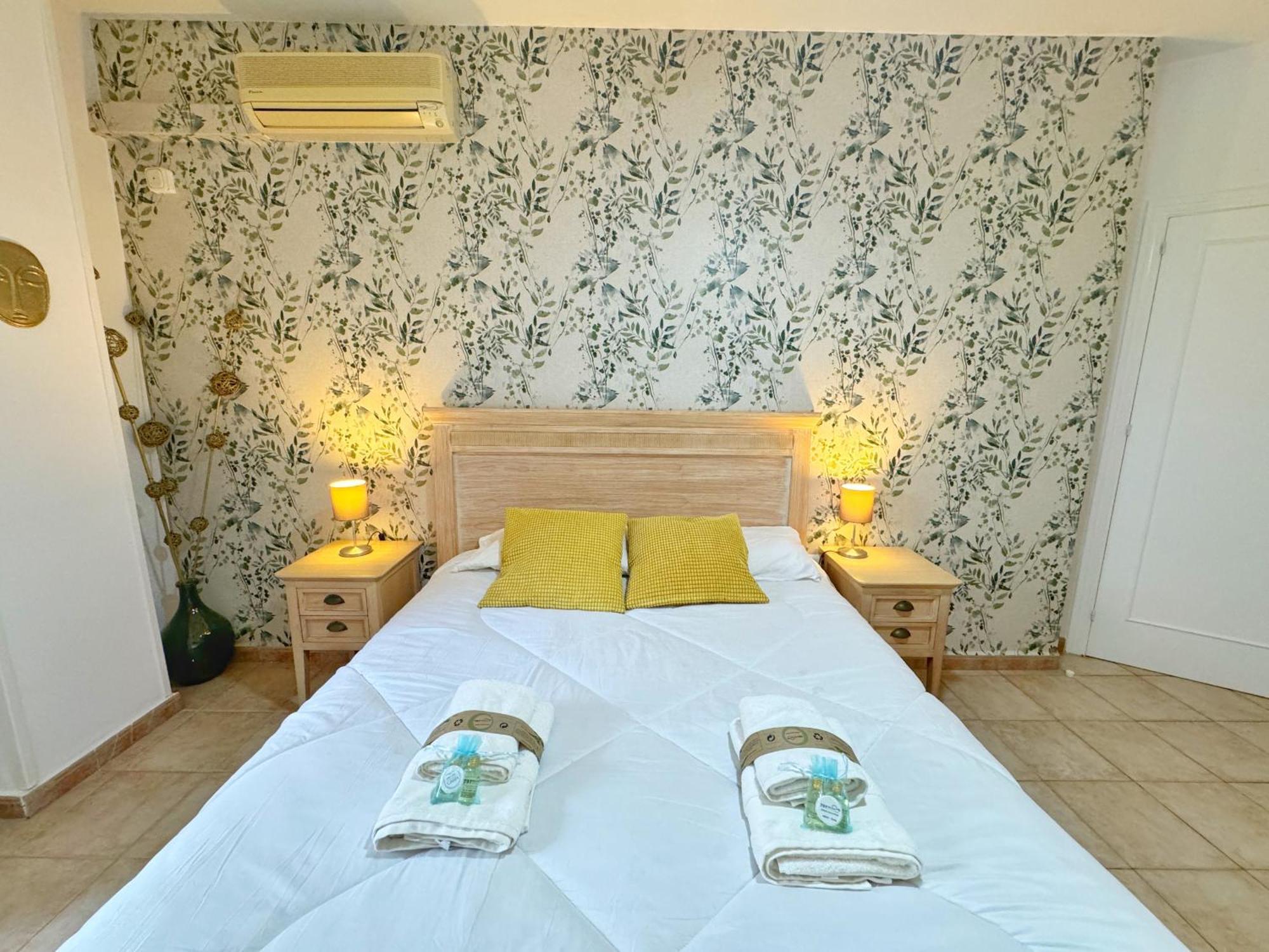 797 Holiday Rentals- Precioso Piso Con Vistas Al Jardin En Benalbeach Бенальмадена Екстер'єр фото